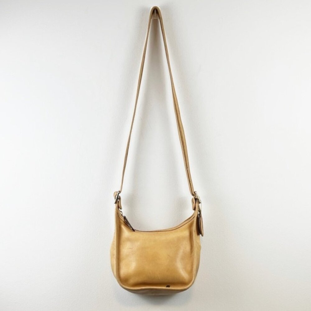 Coach Vintage Janice Legacy Tan Leather Crossbody Shoulder Bag 9950